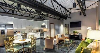 Date Night Redefined!! Boutique Hotel **Must See**