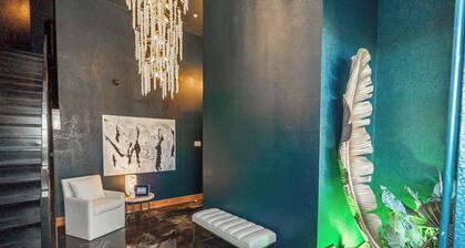 Date Night Redefined!! Boutique Hotel **Must See**
