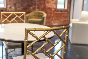 Dining - Newly renovated Boutique Hotel (Jacksonville)