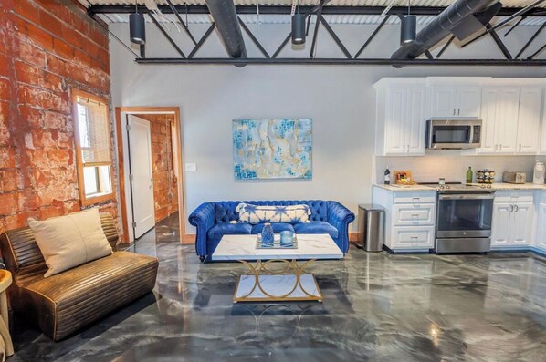 TV - Newly renovated Boutique Hotel (Jacksonville)