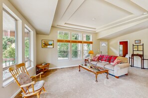 Living area - Tranquil riverfront getaway, private pool, seasonal fruit trees, & fishing (Willow Creek)