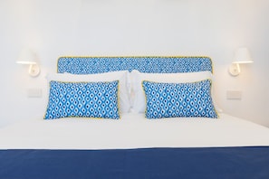 Room - Stylish & Elegant Flat with Terrace (Sorrento)