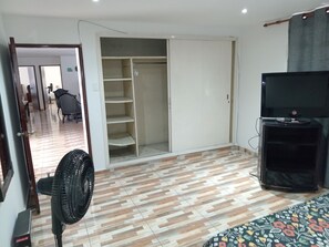 Double Room, Non Smoking, City View | Iron/ironing board, free WiFi - Linda Casa Vacacional Andy-Cali (Cali)