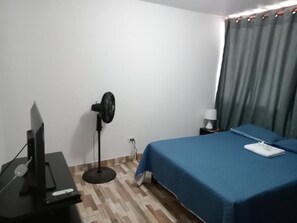 Economy-Doppelzimmer, Stadtblick | Individuell dekoriert, individuell eingerichtet