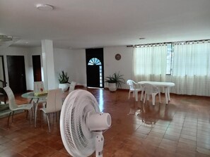 TV - Linda Casa Vacacional Andy-Cali (Cali)