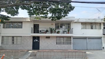 Bagian depan properti