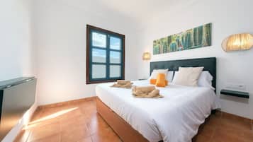 5 slaapkamers, een bureau, een strijkplank/strijkijzer, gratis wifi