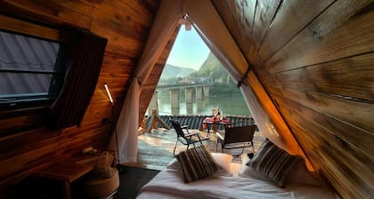Pont Inn Nong Khiaw