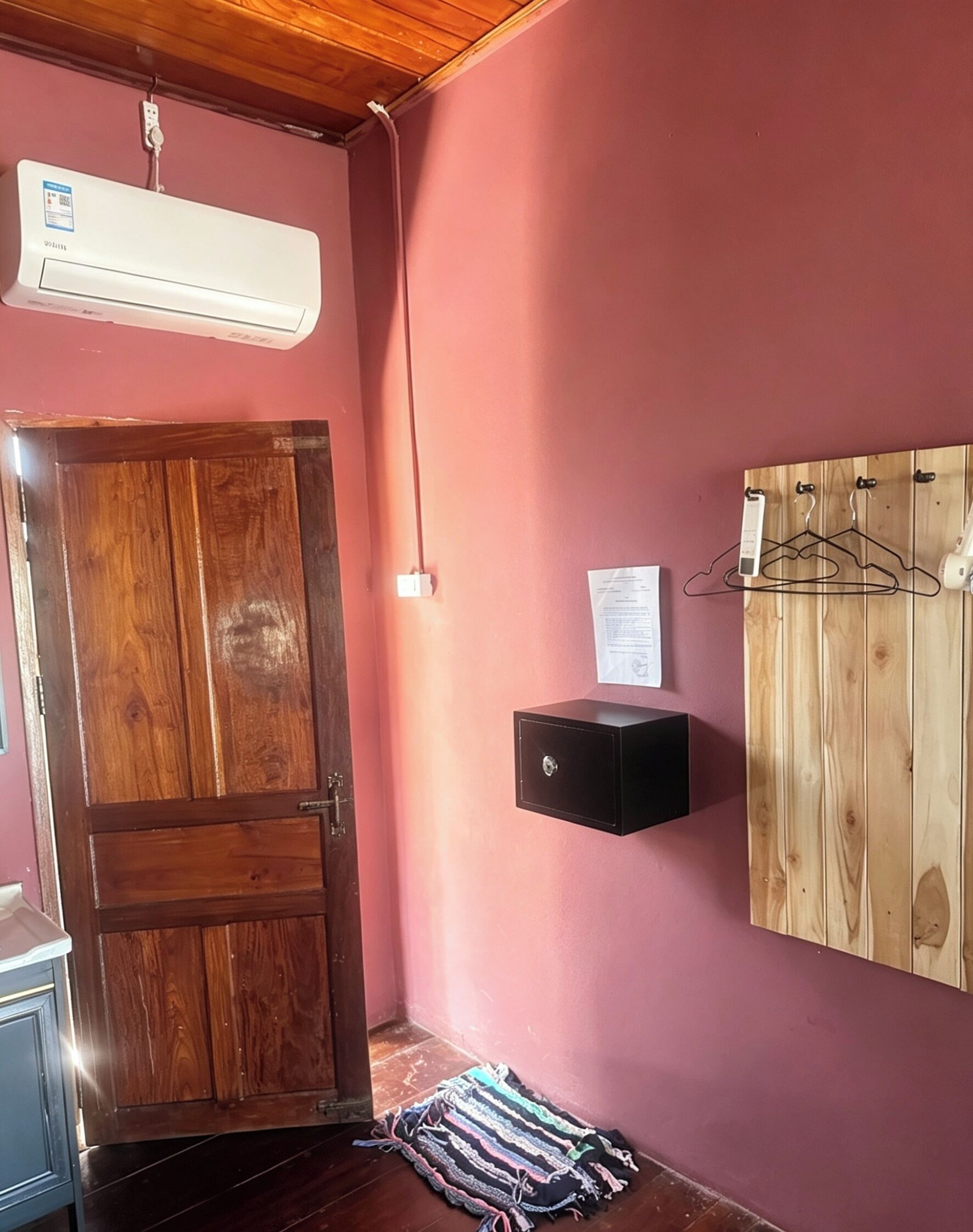 Chambre Quadruple Confort, balcon, vue fleuve | Chambres insonorisées, Wi-Fi gratuit, draps fournis