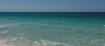 Charming 2-bedroom Duplex in enchanting Nokomis with AC, WiFi