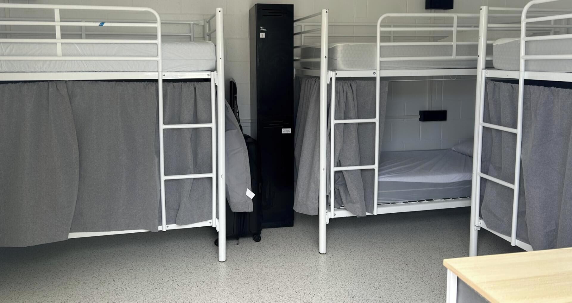 Dormitorio compartido Deluxe | Wifi gratis y ropa de cama