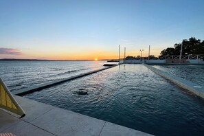 4 piscines extérieures