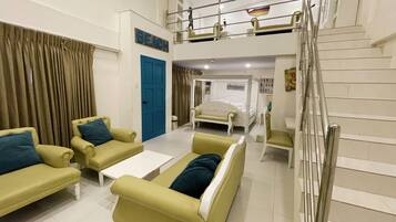 Family Room | Free WiFi, bed sheets