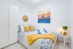 2 bedrooms, iron/ironing board, free WiFi, bed sheets