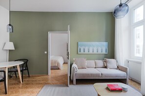Fernseher, Stereoanlage
