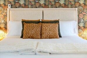 4 bedrooms, WiFi, bed sheets