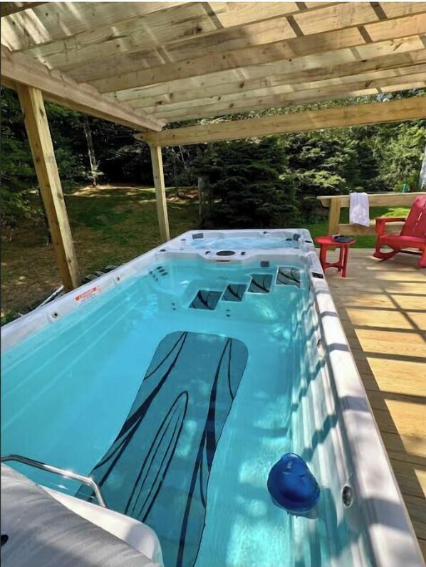 Bain à remous extérieur