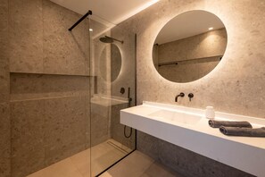 Shower, hair dryer, towels - Aethra Deluxe Villa with pool, 700m from Beach (Chersonisos)