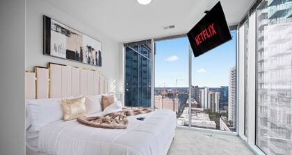 Champagne Towers Kingbed Penthouse Views