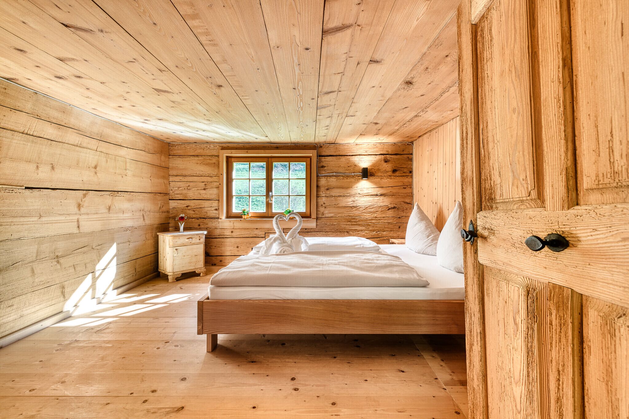 2 bedrooms, travel cot, free WiFi