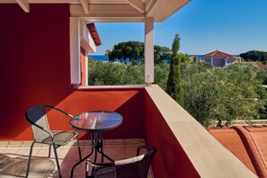 Property grounds - Villa Ariadne Periyali (Zakynthos)