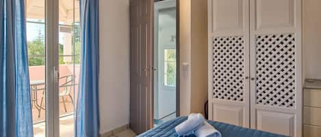2 chambres, fer et planche à repasser, Wi-Fi gratuit, draps fournis