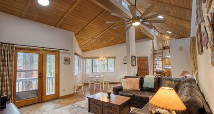 Black Bear Retreat - Wonderful 3 bed cabin in Pinetop with a fenced yard & Wifi.