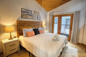 3 bedrooms, travel crib, free WiFi, bed sheets