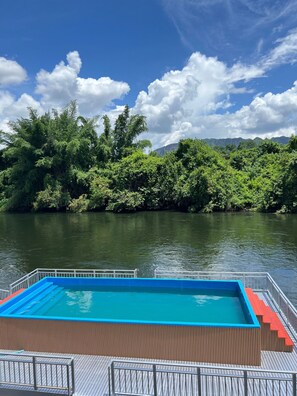 Pool - Thebest Capsule Resort (Kanchanaburi)