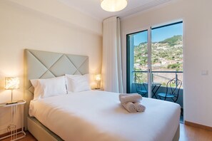 2 bedrooms, iron/ironing board, Internet, bed sheets