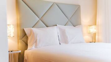 2 bedrooms, iron/ironing board, internet, bed sheets