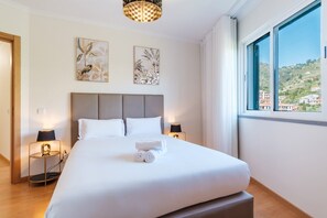 2 habitaciones, tabla de planchar con plancha, internet y ropa de cama 