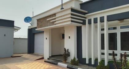 Shimawa-Apartment-Sleeps2-Parking-24/7Security