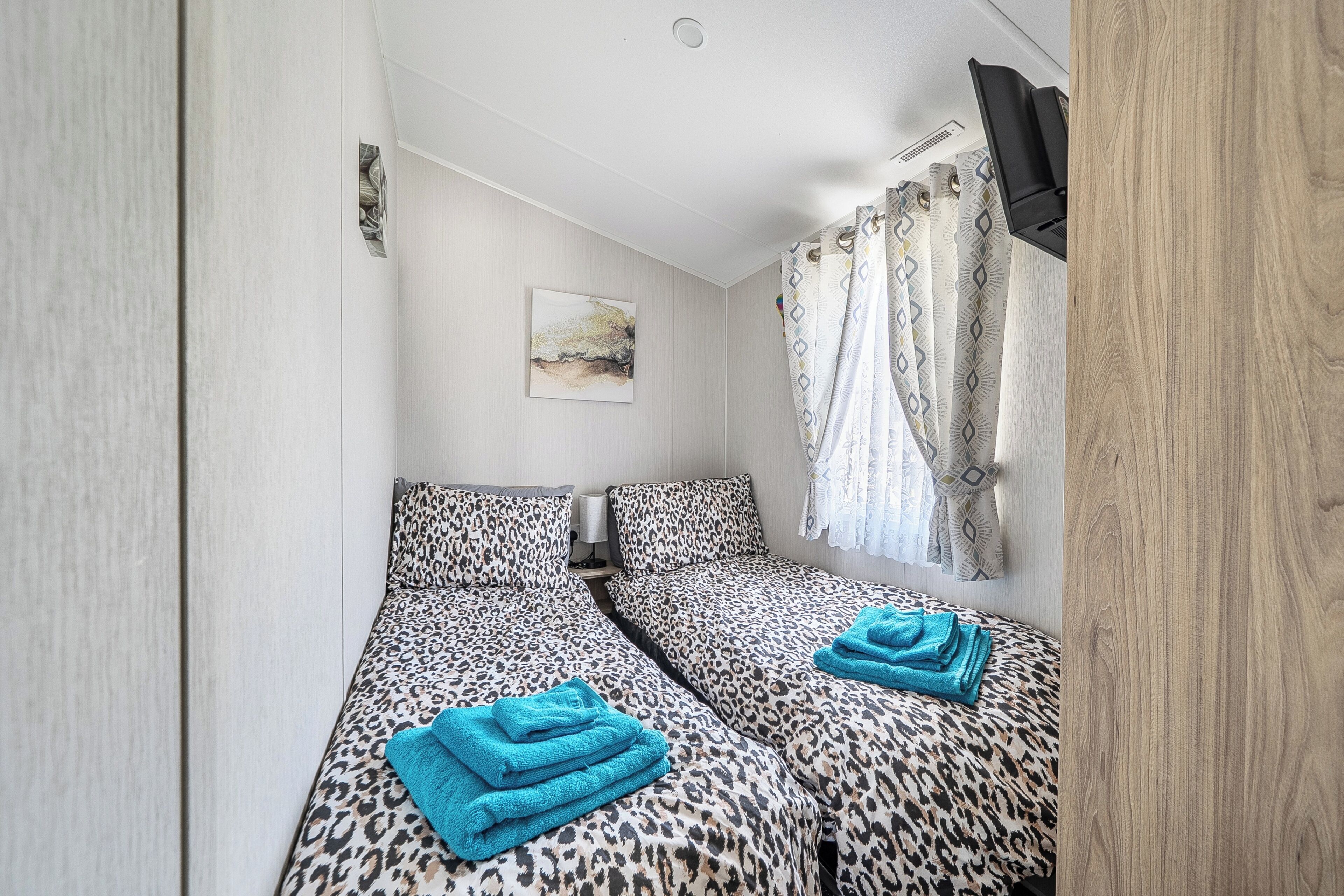 3 slaapkamers, een strijkplank/strijkijzer, wifi, beddengoed