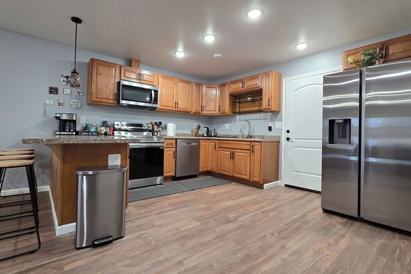 Frigorífic, microones, forn i placa de cuina