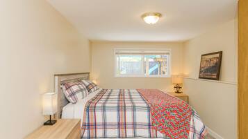 3 bedrooms, desk, iron/ironing board, free WiFi