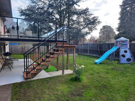 Children’s area. Gordon Head B&B
3Bath 5Beds Bkfst
Peace Quiet Comfort
4TVs Kids Toys
Guest Yard