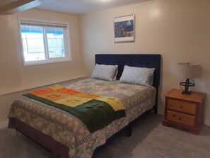 3 makuuhuonetta, työpöytä, silitysrauta/-lauta, ilmainen Wi-Fi