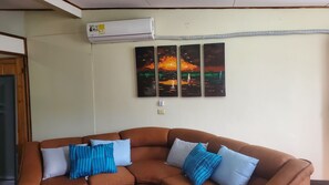 Smart TV, books - Furnished apartment [pets welcome ] (El invu ,Quepos)