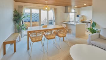 Nagisa (Up to 10 Guests): Group-Friendly, Barrel Sauna, Jet Bath & BBQ Grill, Non Smoking | Living area