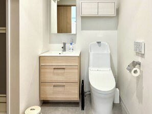 Ao (Up to 4 Guests, Best for 2): Barrel Sauna, Jet Bath & BBQ Grill, Non Smoking | Bathroom | Combined shower/bathtub, free toiletries, hair dryer, towels - Solana Kujyukuri (Kujukuri)