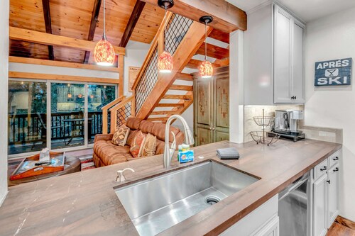 Tahoe Condo Near Skylandia Beach