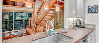 Tahoe Condo Near Skylandia Beach