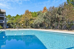 Pool - COASTAL CHARMER, Great Value, Clean, Walk 2 Beach, Pool, Fitness Center & The Palms Resort/Rest/Bar (Destin)