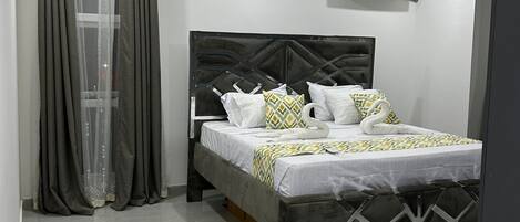 2 soveværelser, arbejdsområde til bærbare computere