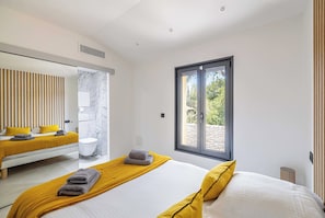 1 habitación y espacio para trabajar con laptop