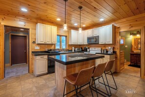 微波炉、烤箱、炉灶、洗碗机