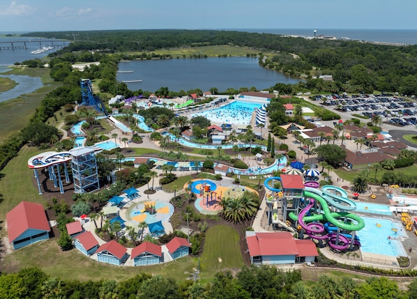 Pool - Southern Marsh Retreat - 4 Acres! (Brunswick)