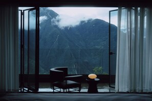 Superior Suite, Patio, Hill View | Free WiFi - MUUA Hotel (Chongqing)