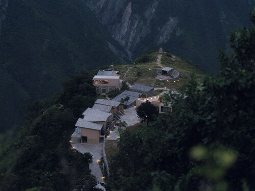 MUUA Hotel